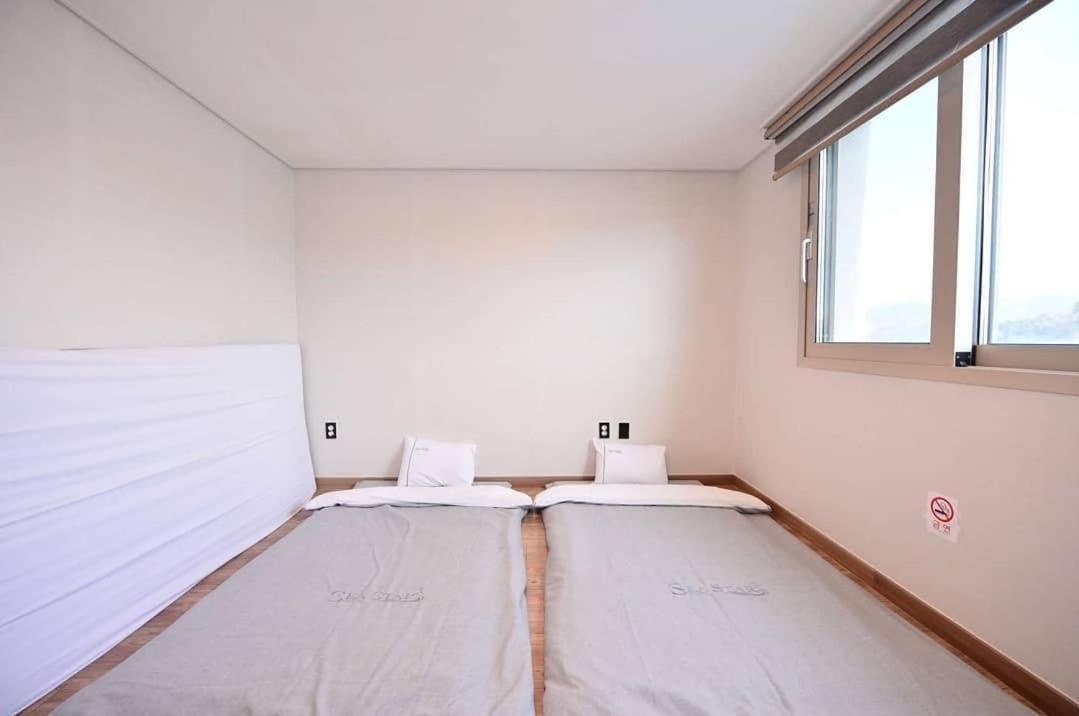 Sea Star Hostel Yeosu Bagian luar foto