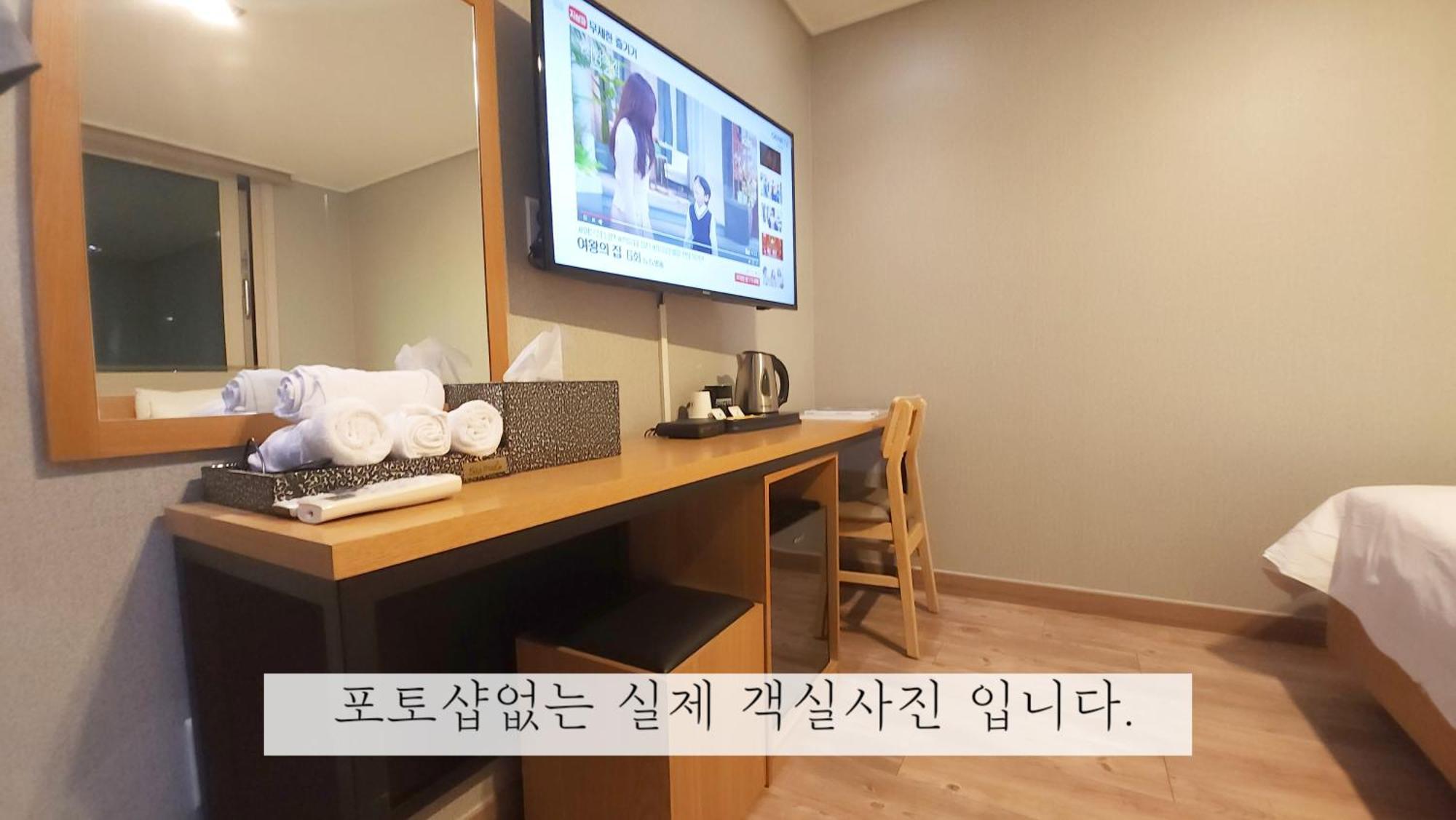 Sea Star Hostel Yeosu Bagian luar foto